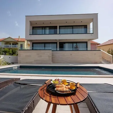 Niksun Villa *